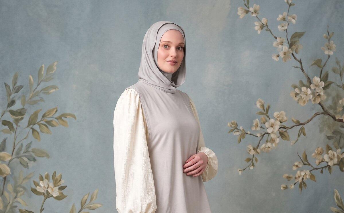 A Guide for First-Time Hijabis: Underscarves, Scarves and Your First Shopping List