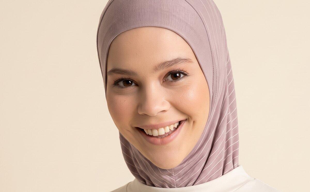 Tesettür Bone Nasıl Takılır? Şal Altına Bone Takmanın Doğru Yolu